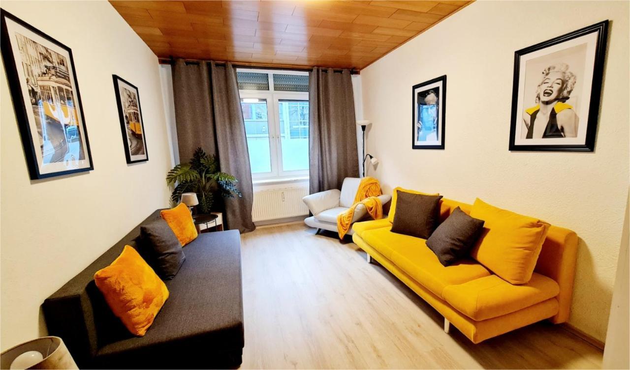 Elena Flat Sonnenblumen Zentrum