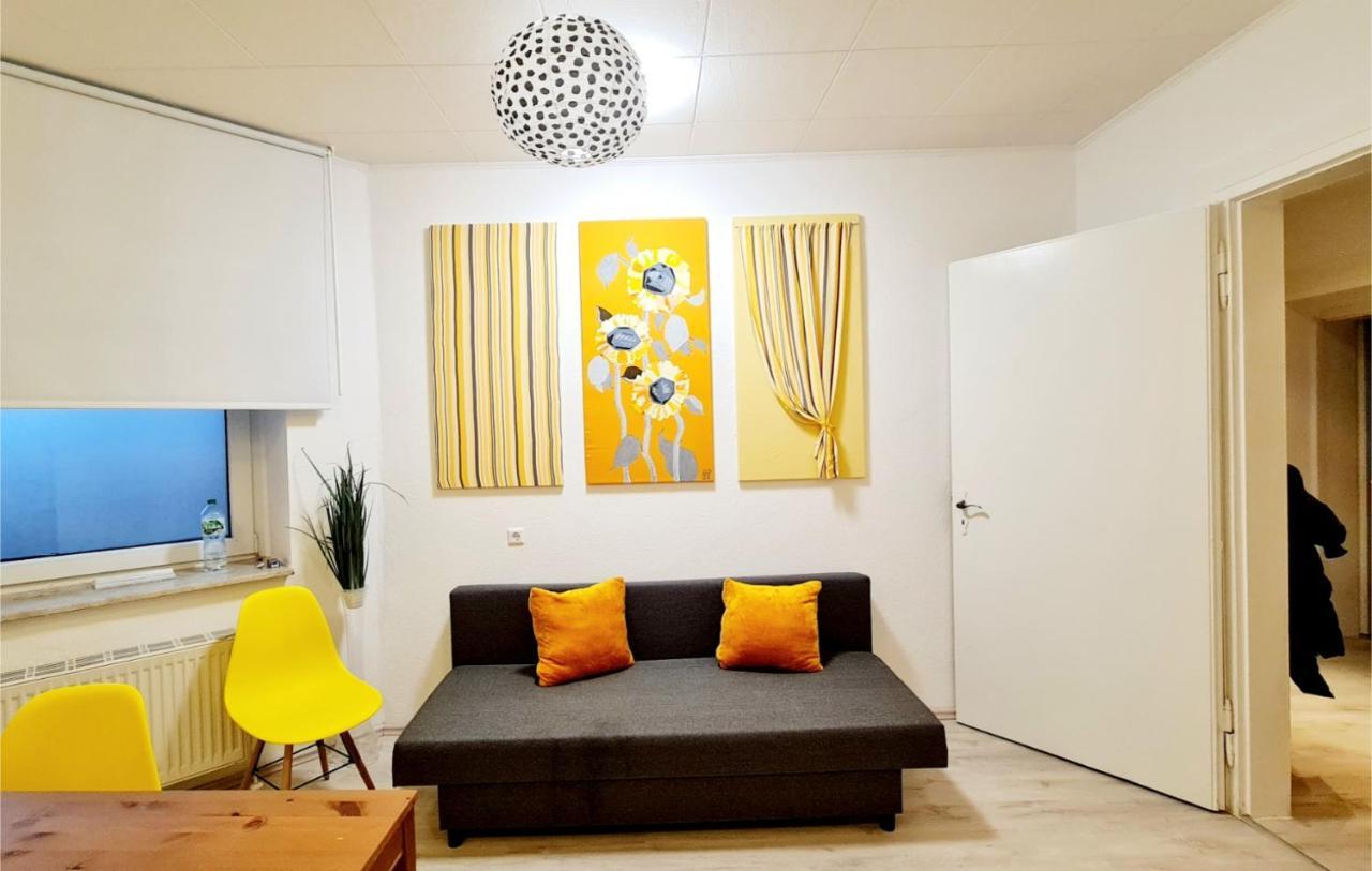 Elena Flat Sonnenblumen Zentrum * Duisburg